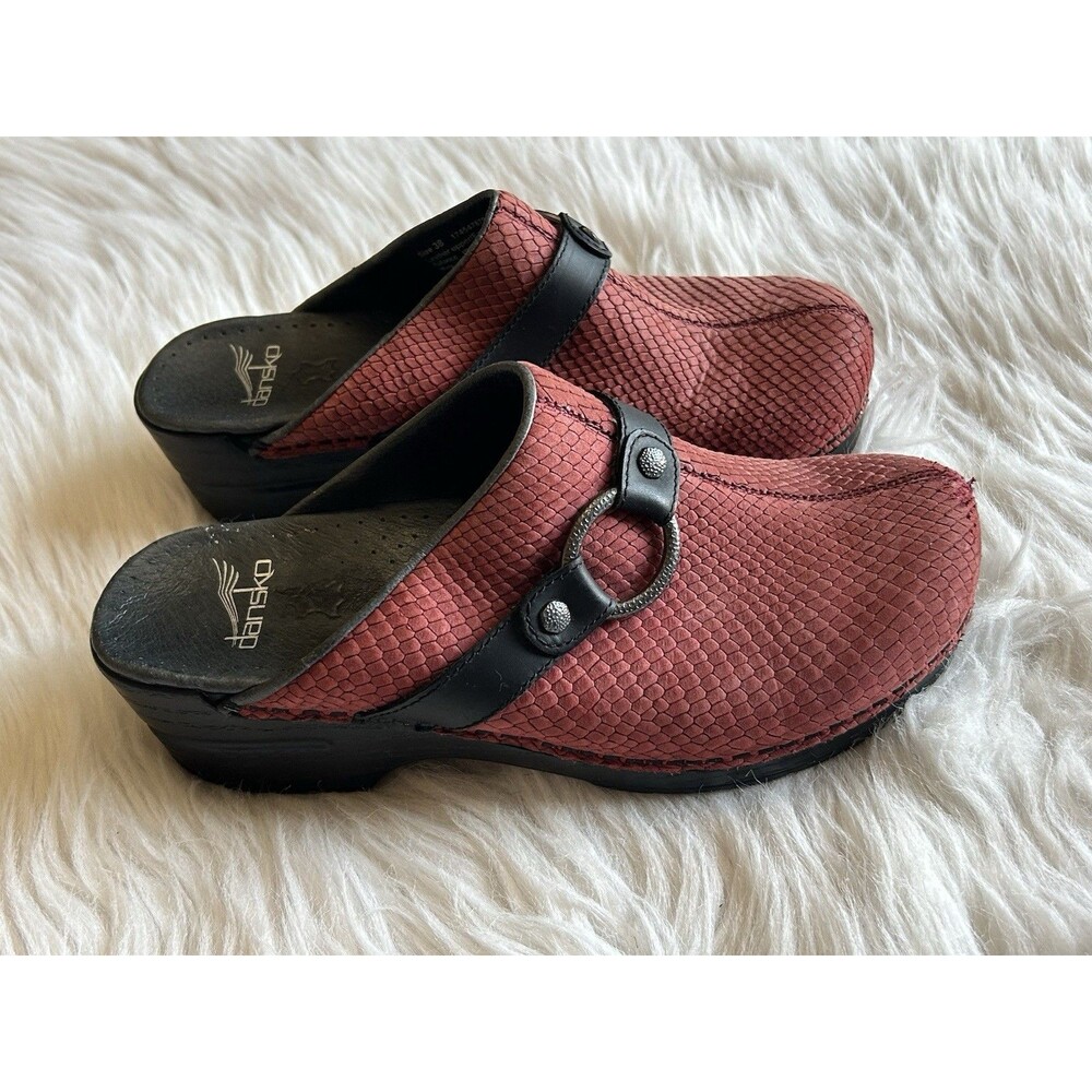Dansko Women’s Size 38 Red Snakeskin Print Clogs Slip On Shoes FLAW